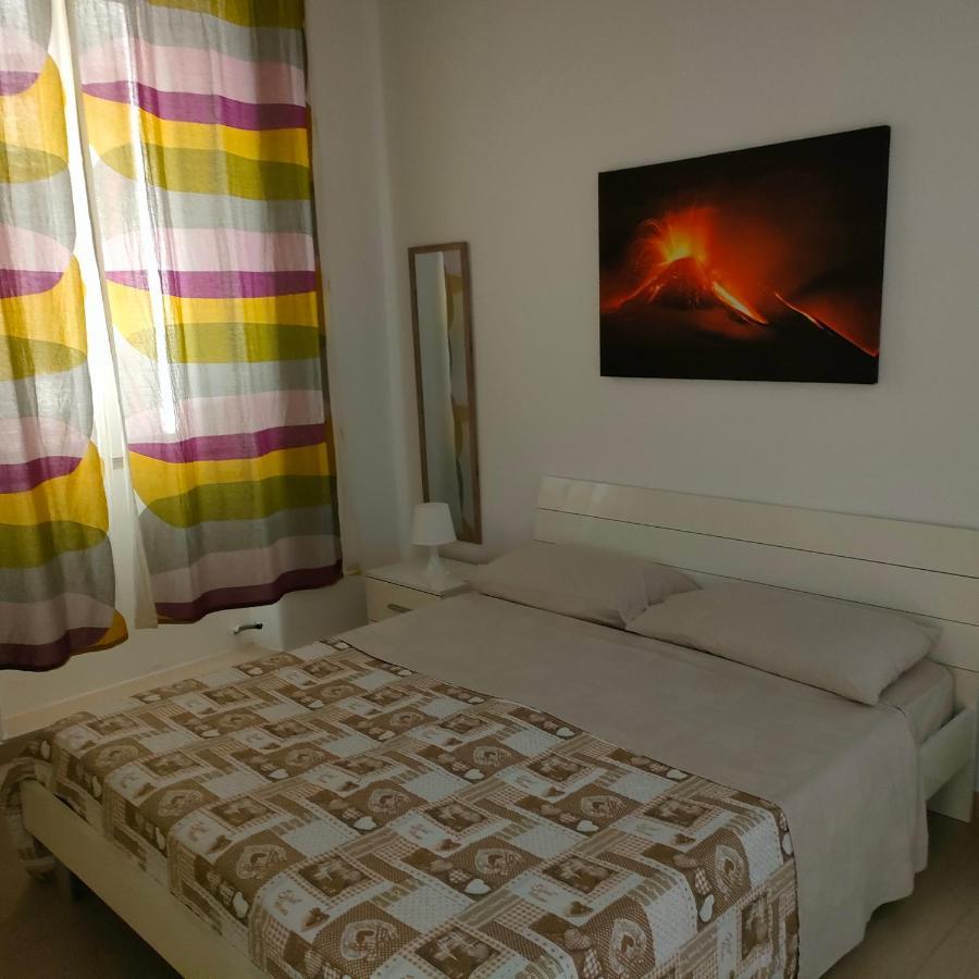 Vghouse Apartment Катания Екстериор снимка